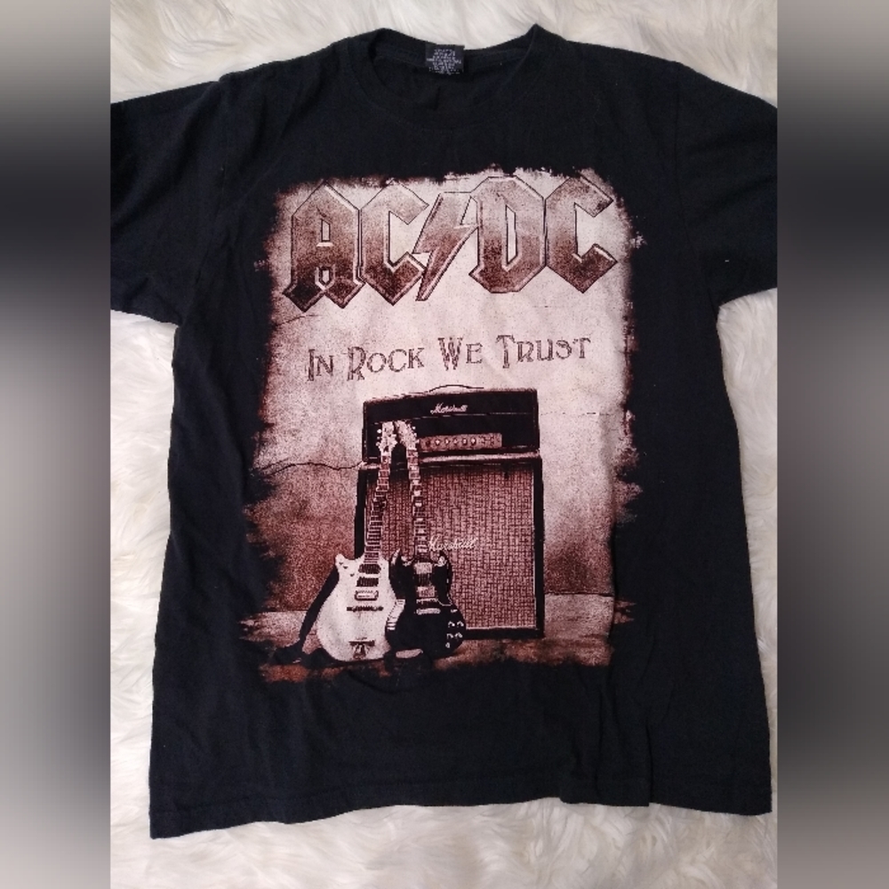 Ac dc tee medium in rock we trust